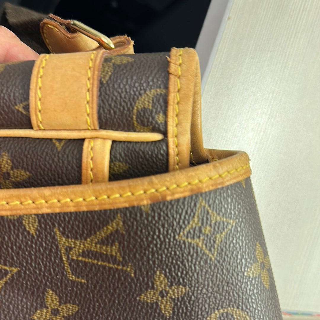 Louis Vuitton Sac Gibecière Messenger Bag (Authentic Pre-Owned