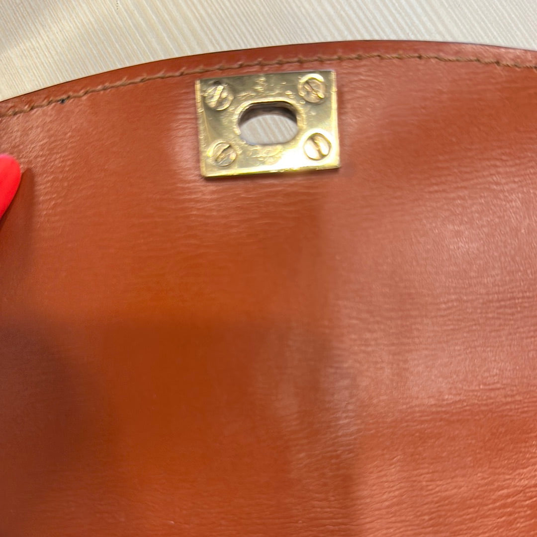 Truth handbag Louis Vuitton Brown in Synthetic - 19472432
