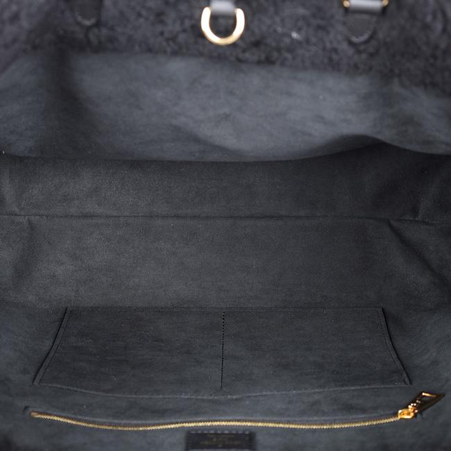Louis Vuitton Limited Edition Black/Red Monogram Fleece Teddy Onthego GM  Tote Bag - Yoogi's Closet