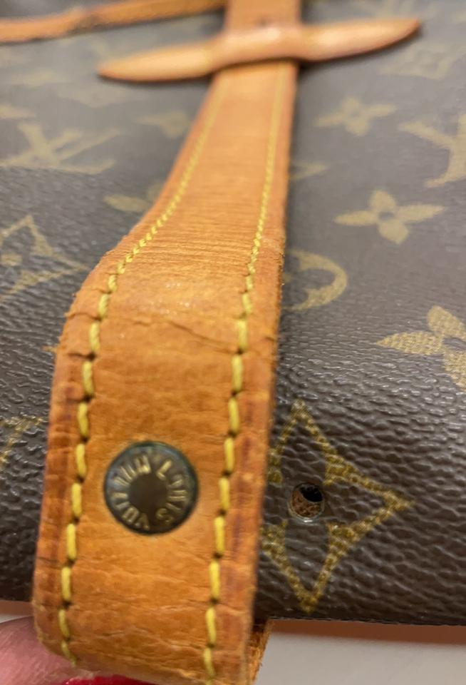 Pre-Owned Louis Vuitton Saumur 30 Shoulder Bag 